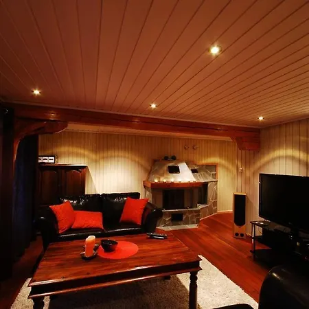 Апартаменты Rorbu With Sauna And Steam. Хеннингсвер